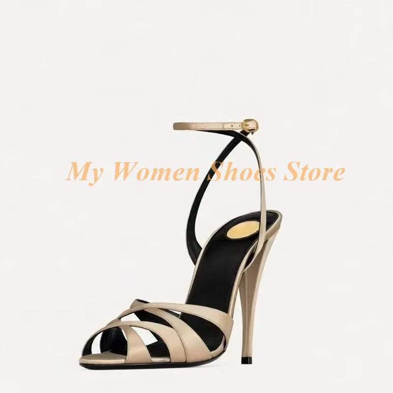 Cross-strap open-toe sandalen  - Crossfit Outfit recensie en prijs